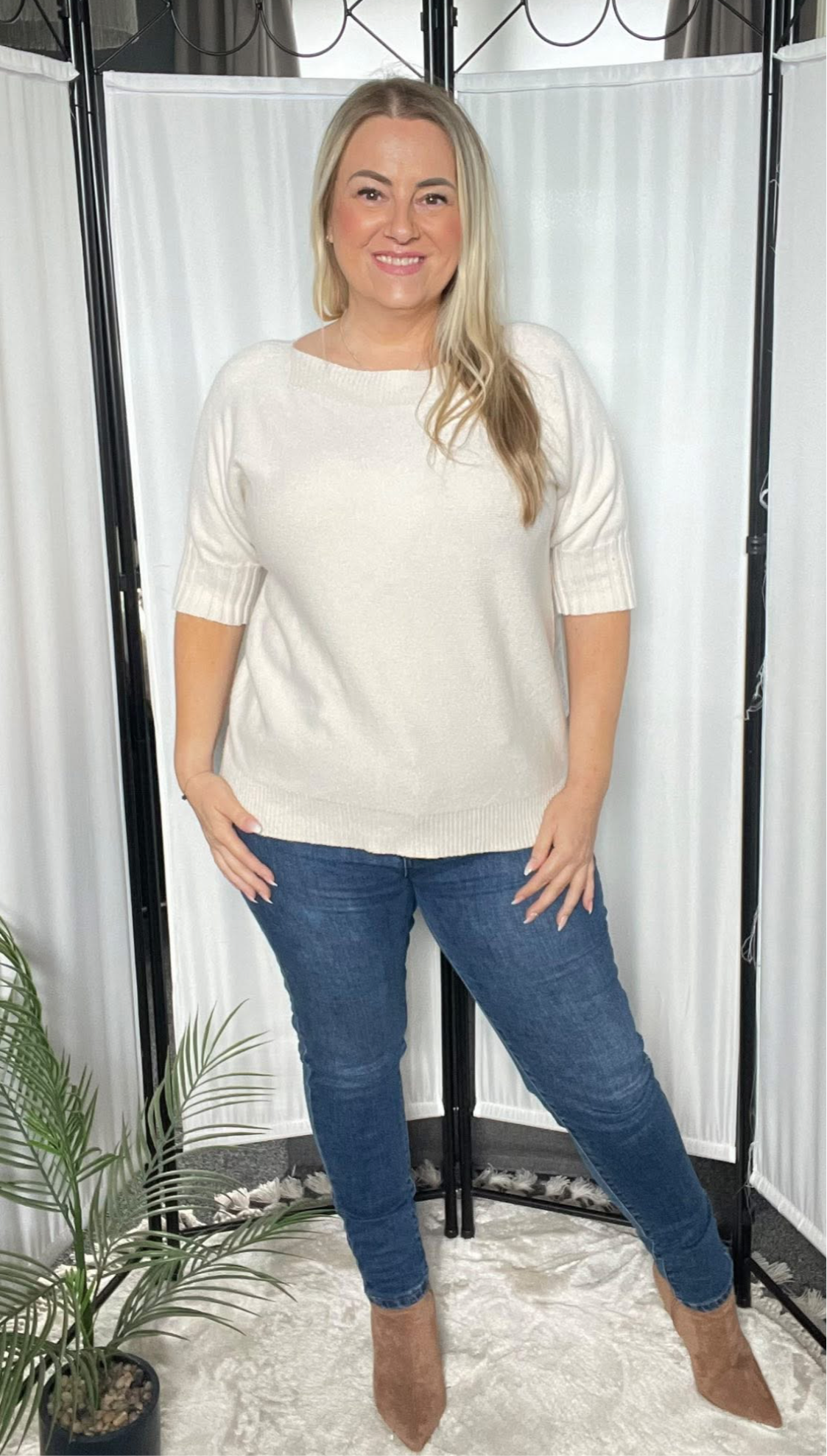 THE BILLIE SHORT SLEEVE JUMPER - CREAM