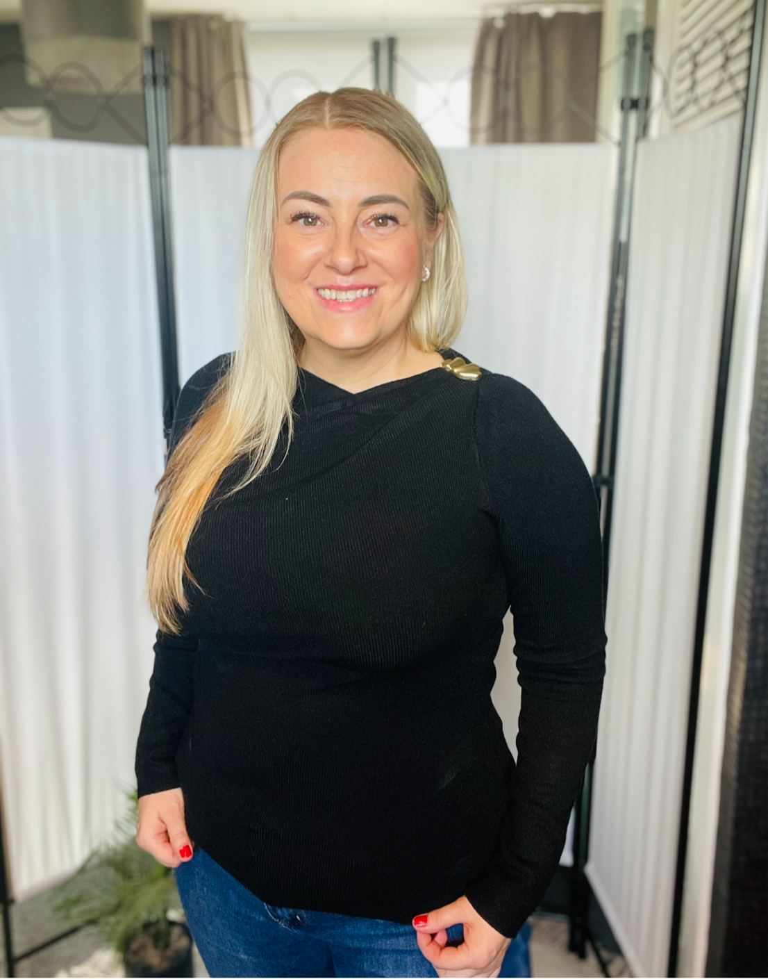 THE GOLD ACCENT TOP - BLACK