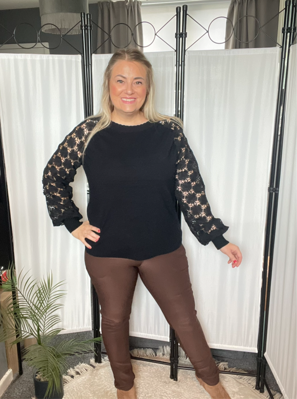 THE FLORAL SLEEVE JUMPER - BLACK