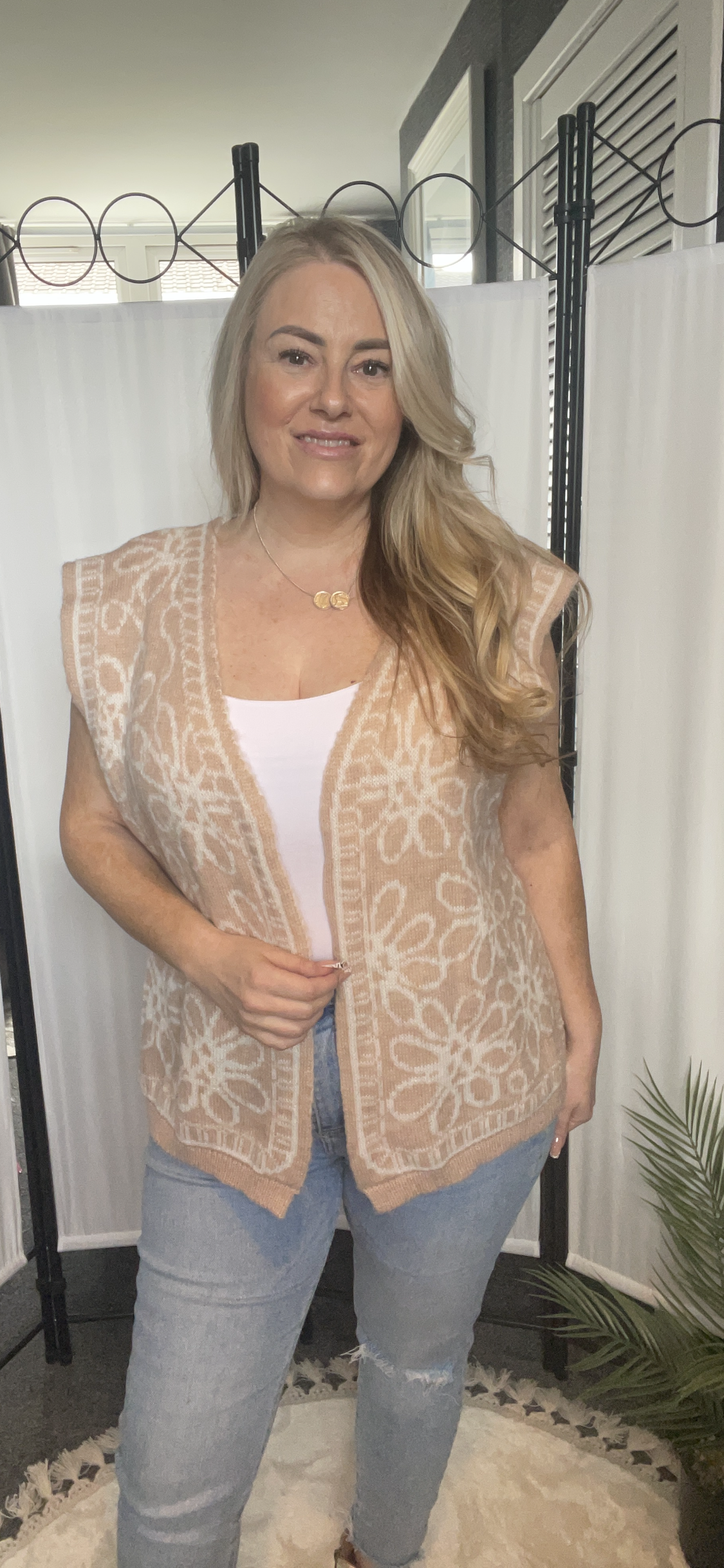 THE CASSIDY WAISTCOAT - BEIGE