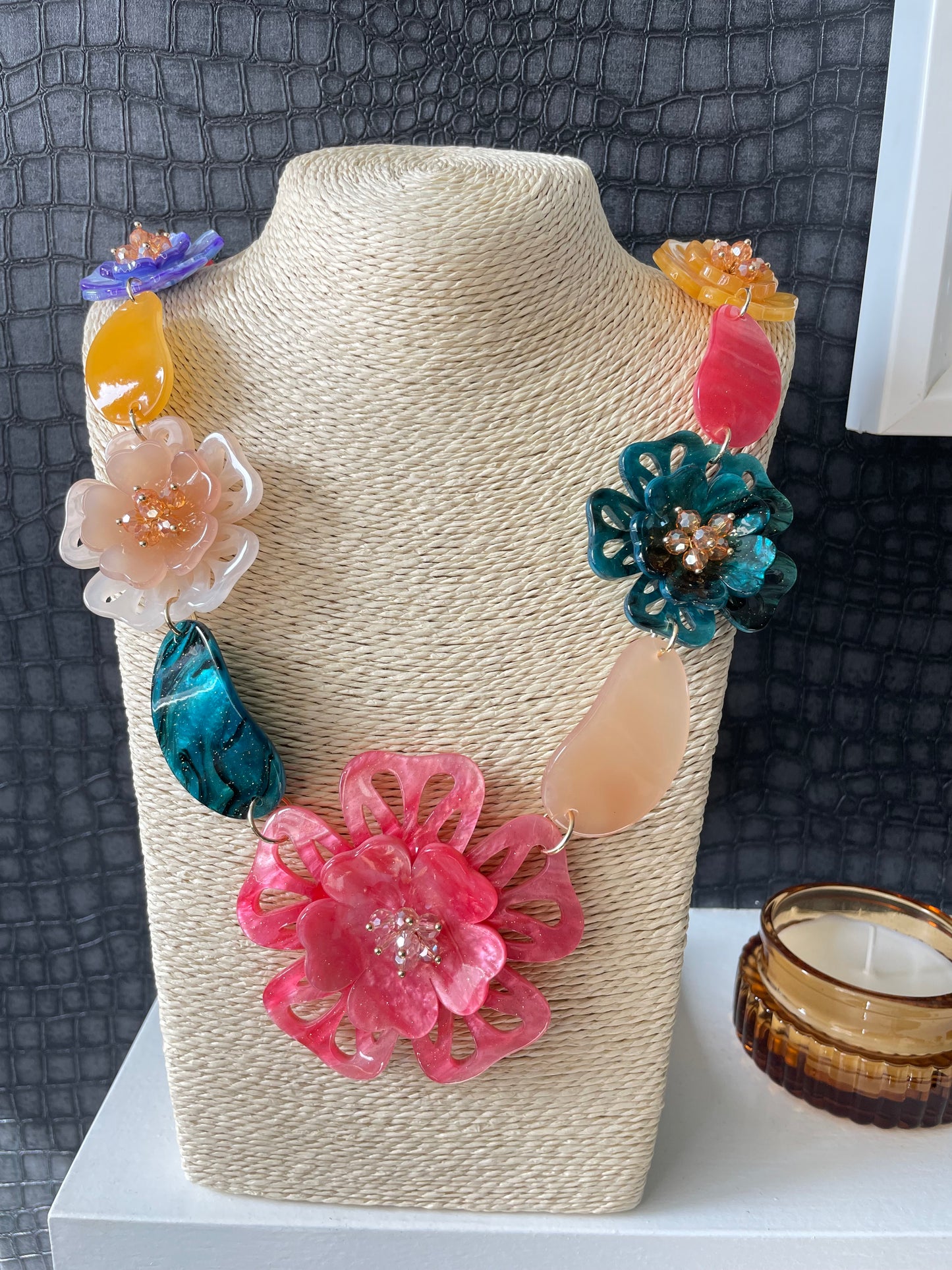 MULTI COLOUR FLOWER NECKLACE