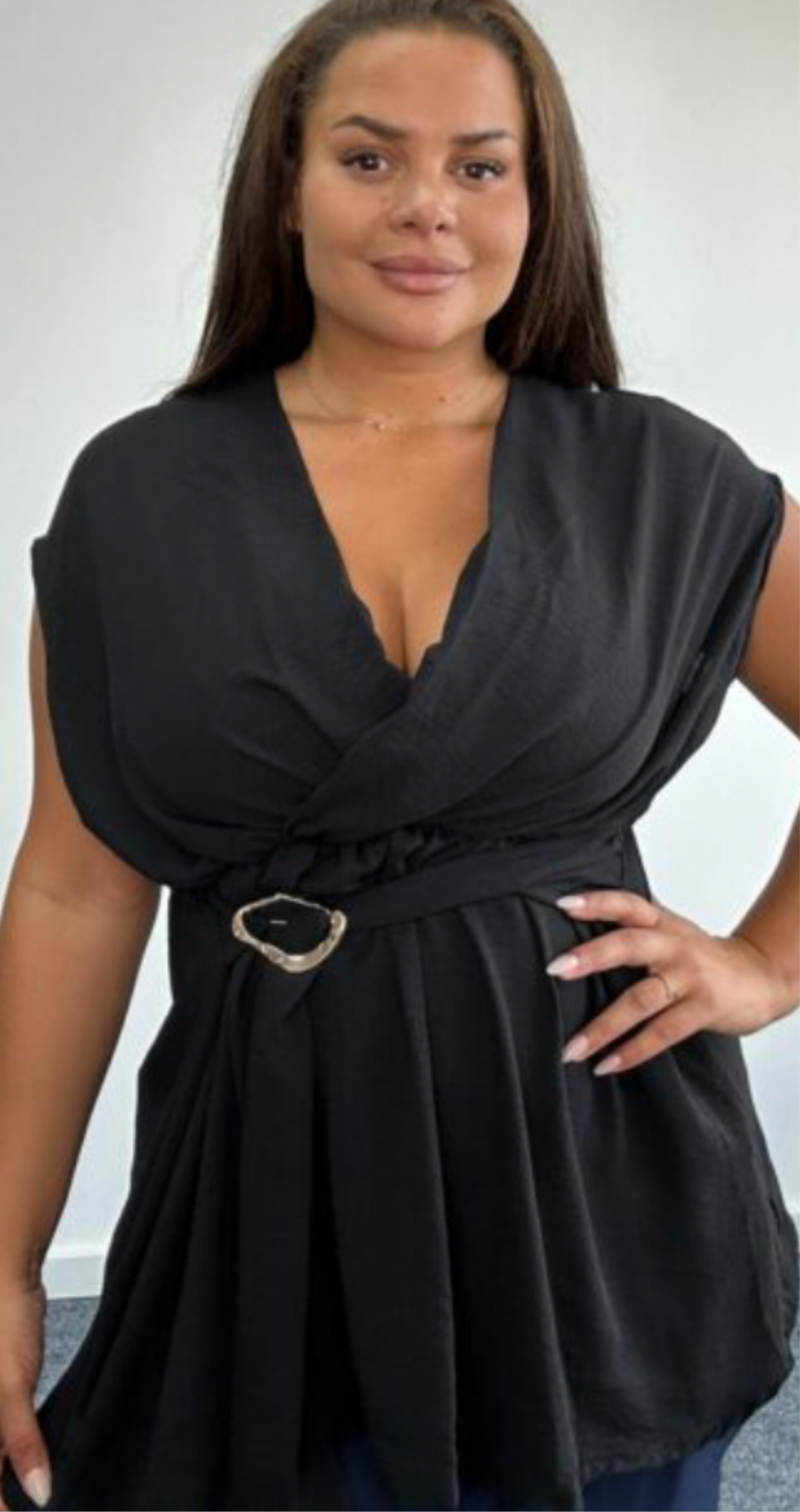 THE TAYLOR TOP - BLACK (CURVE)