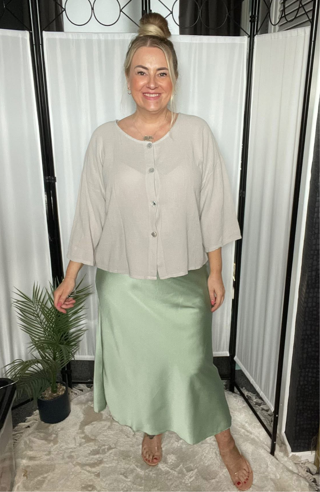 THE SATIN LOOK SKIRT - SAGE