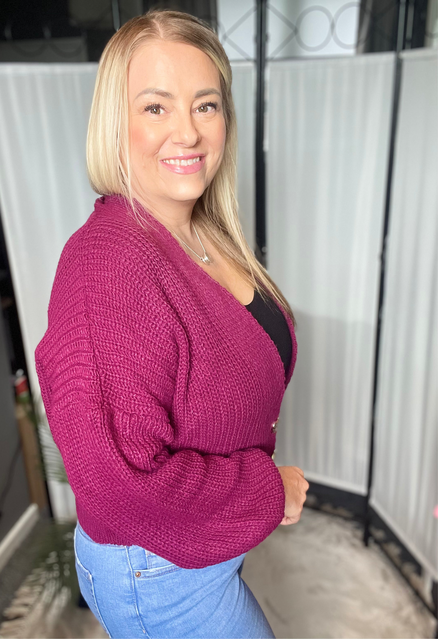 THE CROPPED STYLE CARDIGAN - MAGENTA