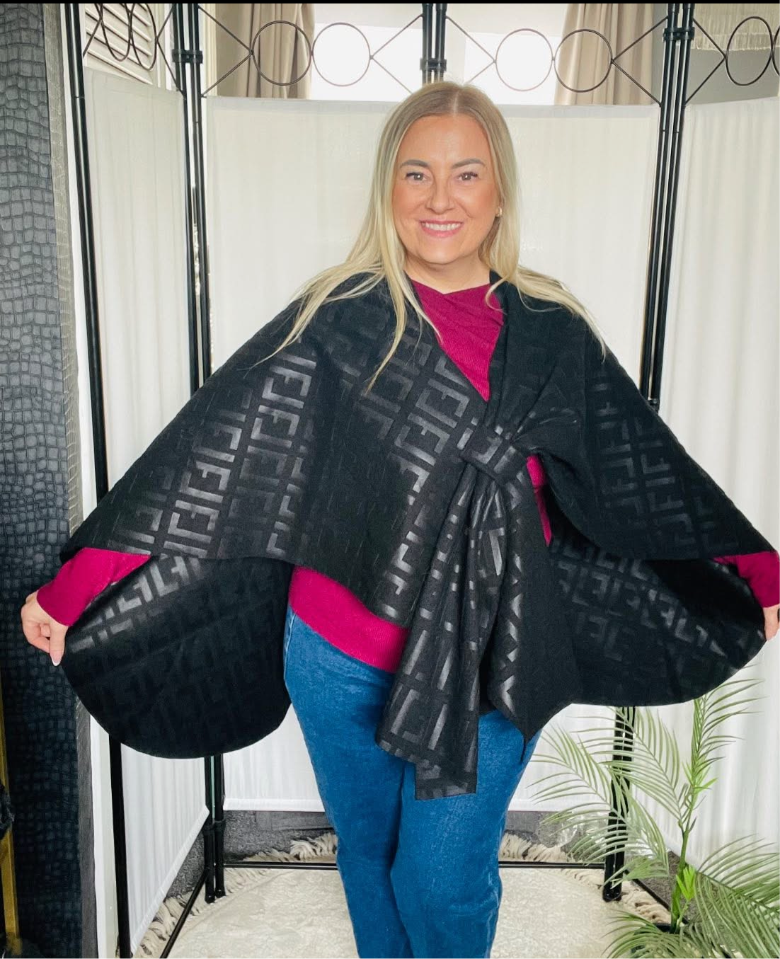 THE EBONY EMBOSSED CAPE - BLACK