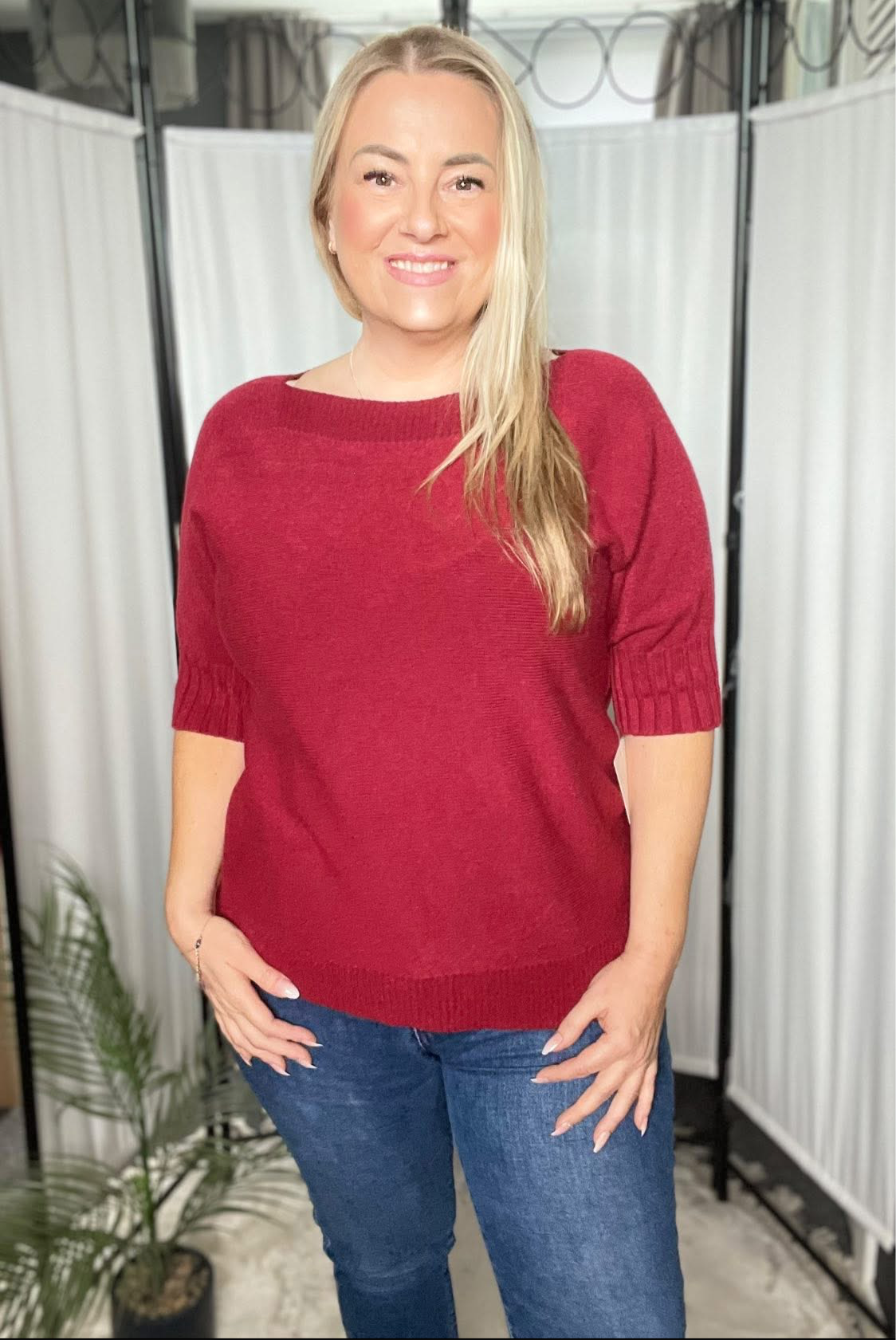 THE BILLIE SHORT SLEEVE JUMPER - WINE