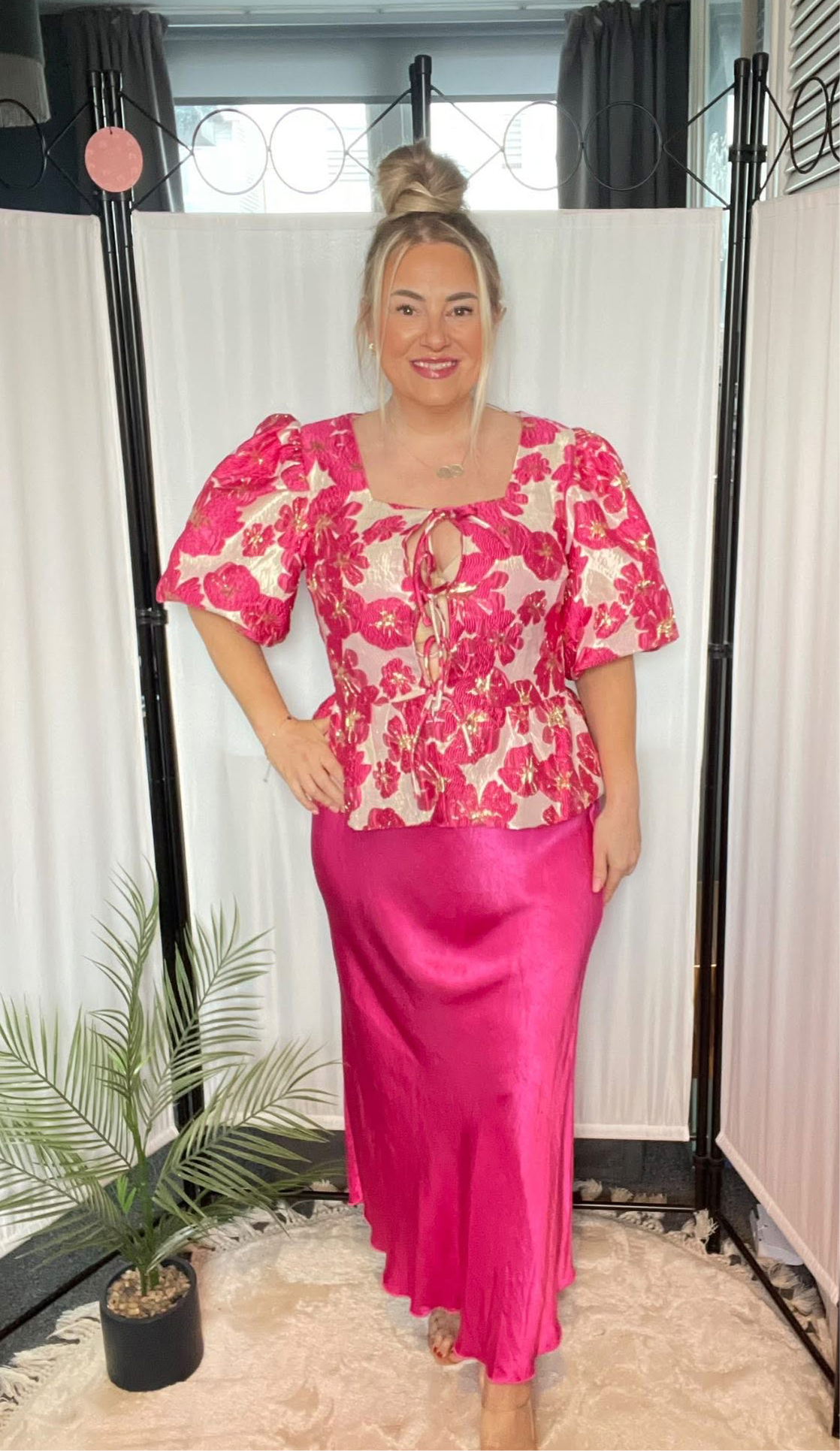 THE SATIN STYLE SKIRT - FUCHSIA