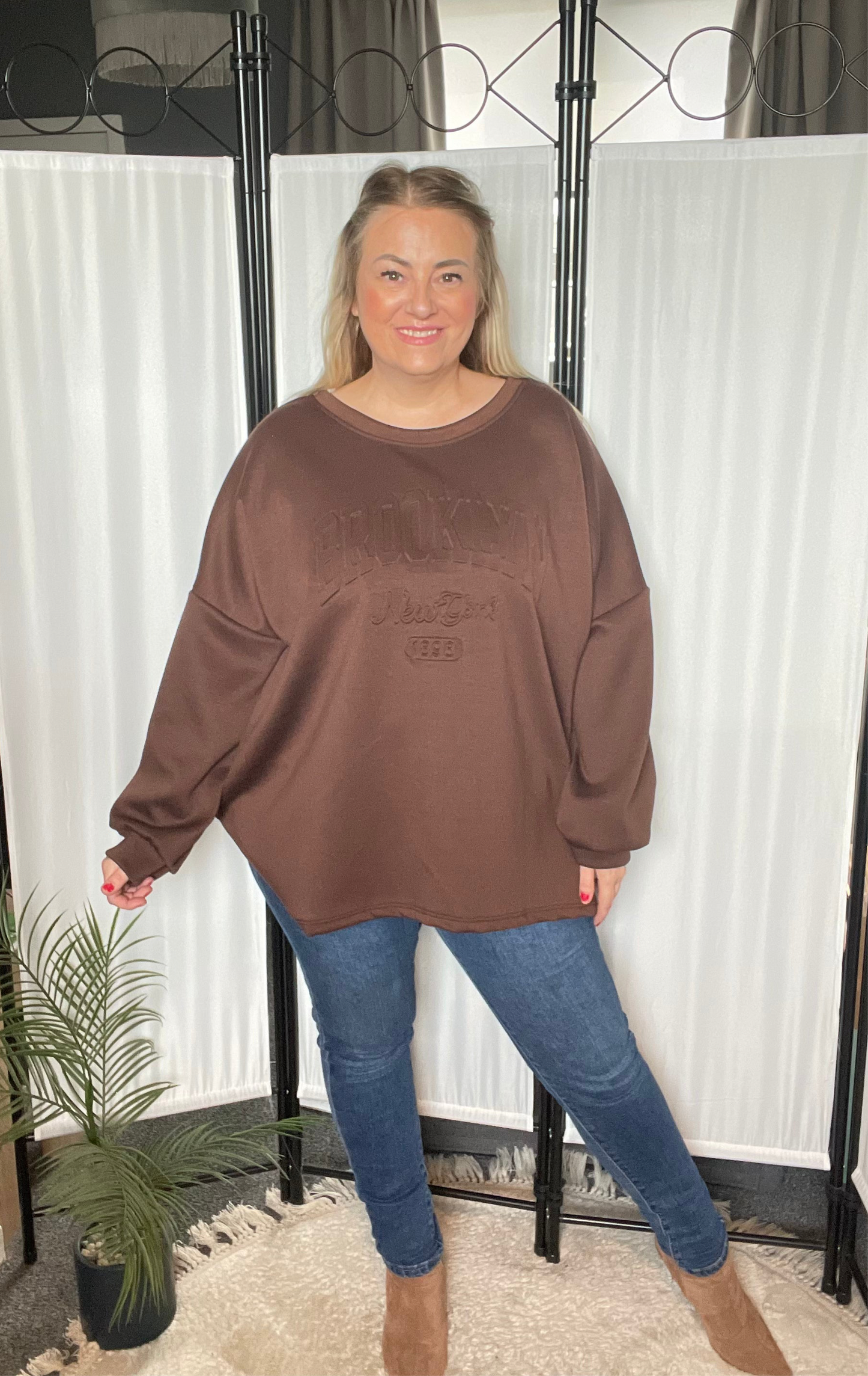 THE BROOKLYN SWEATER - CHOCOLATE BROWN (CURVE)