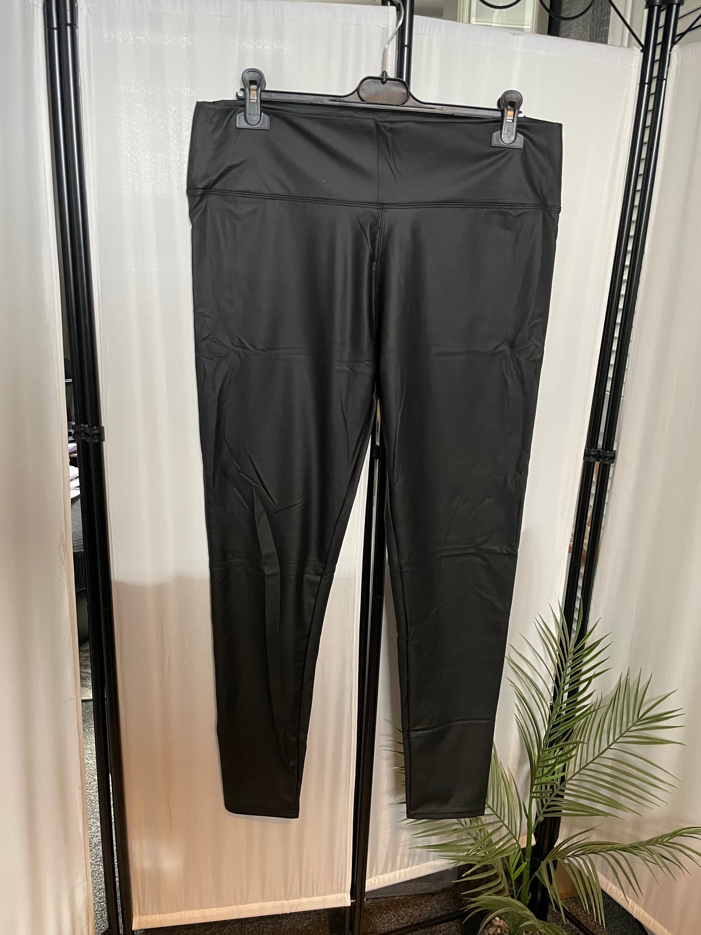 PU LEATHER LEGGINGS - BLACK