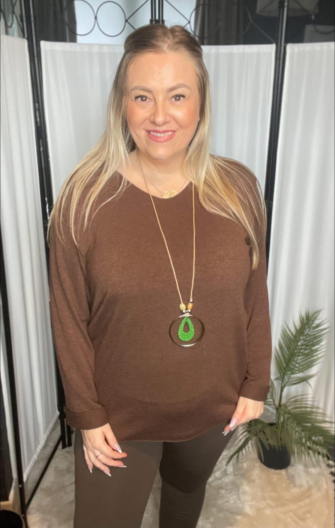 THE HANNAH NECKLACE TOP - BROWN