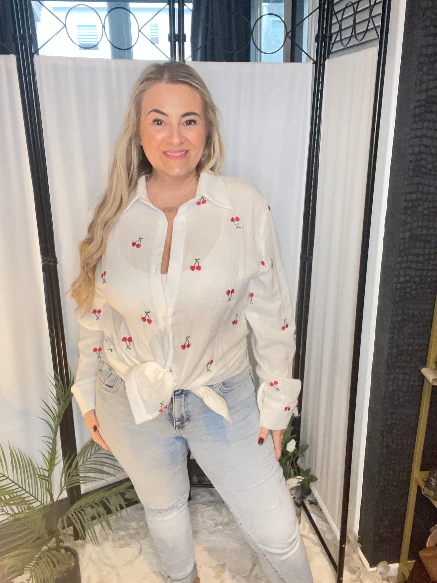 CHERRY EMBROIDERED SHIRT - WHITE